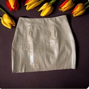 ⭐️NWT Fashion Nova snake print “safe word” mini skirt size L mocha color women’s